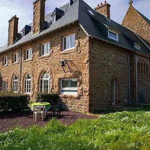  Bed & Breakfast Le Presbytere Du Talbert Frankrijk